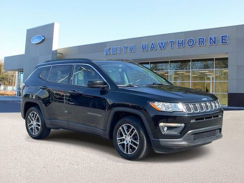 Used 2018 Jeep Compass Latitude w/ Popular Equipment Group FWD image 1