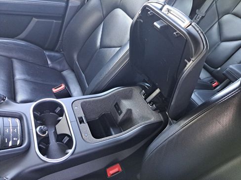 Used 2015 Porsche Cayenne S w/ Premium Package AWD/4WD image 28