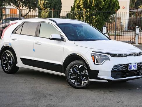 New 2026 Kia Niro Wind FWD image 2
