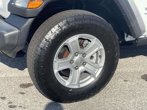 Used 2020 Jeep Wrangler Sport image 17