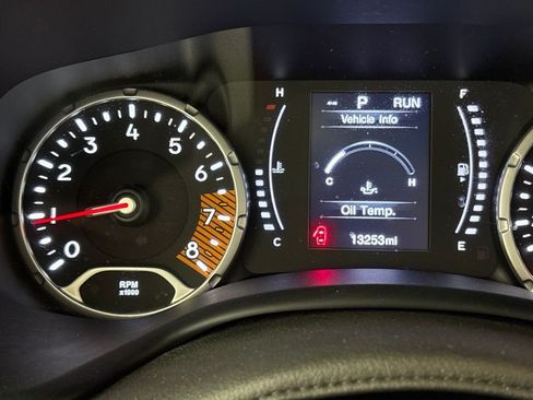Used 2023 Jeep Renegade Latitude AWD/4WD image 27