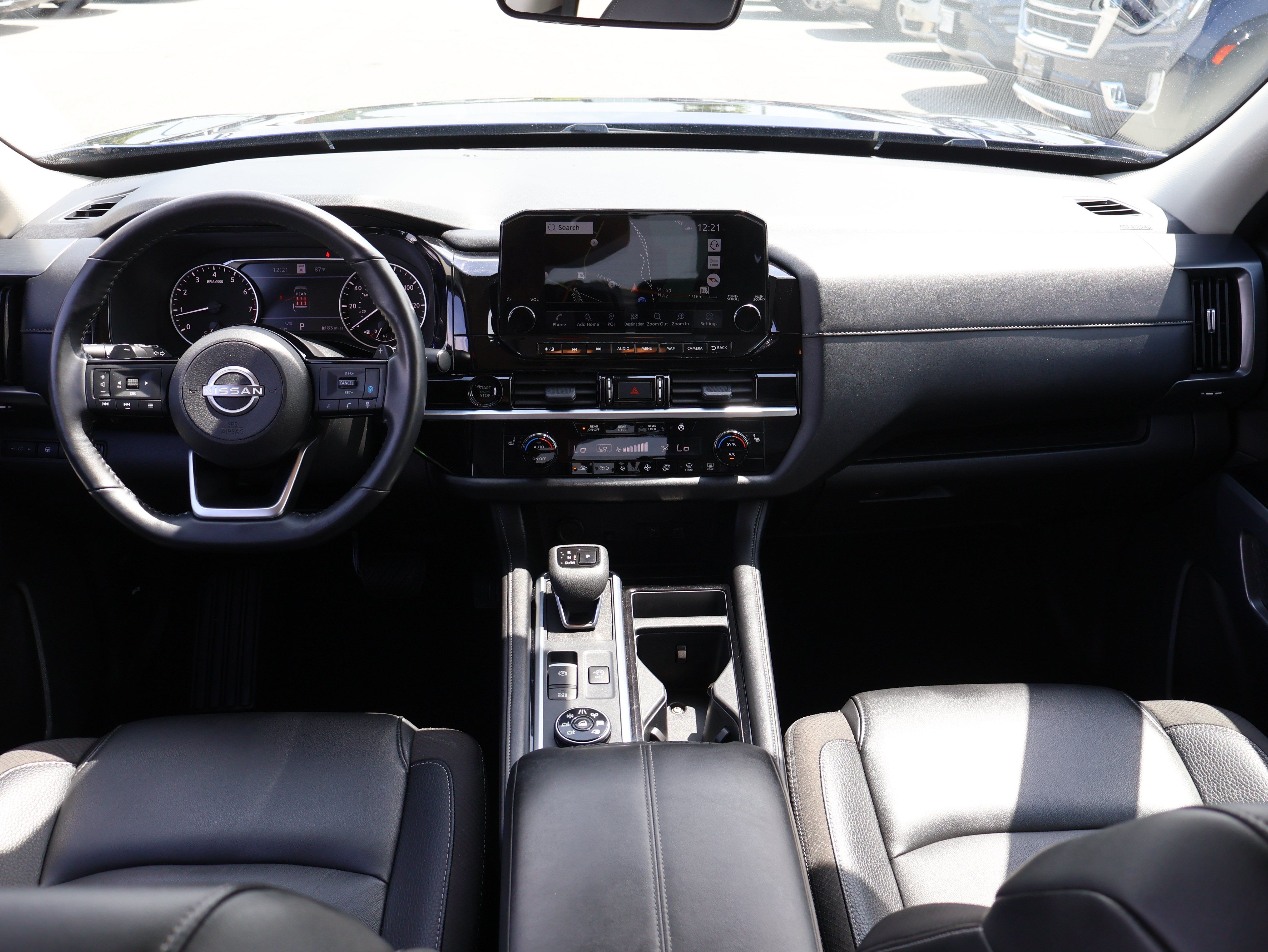 Used 2025 Nissan Pathfinder SL AWD/4WD image 14