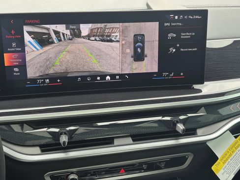 Used 2026 BMW X5 xDrive40i w/ Executive Package image 18