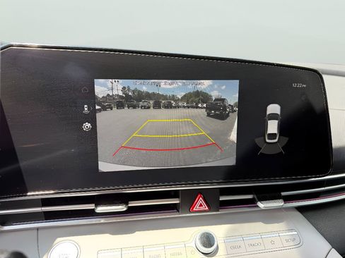Used 2023 Hyundai Elantra Limited FWD image 28