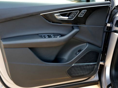 Used 2021 Audi Q7 3.0T Premium Plus image 7