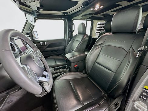Used 2023 Jeep Wrangler Unlimited Sahara AWD/4WD image 13