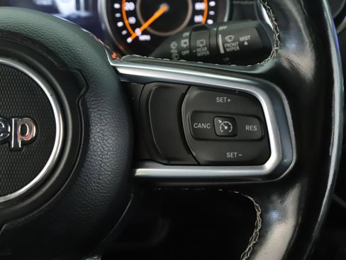 Used 2021 Jeep Wrangler Unlimited Sahara AWD/4WD image 10