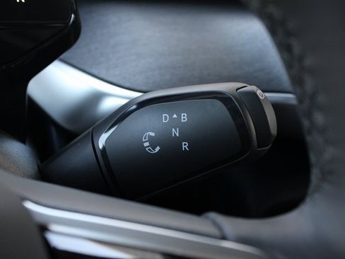 New 2025 Volkswagen ID. Buzz Pro S image 12