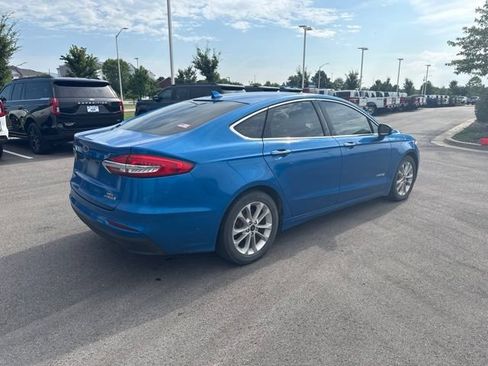 Used 2019 Ford Fusion SEL FWD image 3