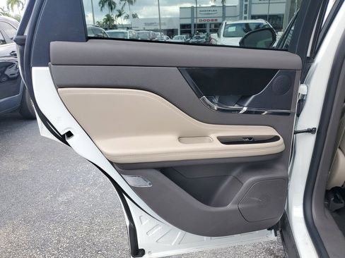 Used 2024 Lincoln Corsair Reserve image 9