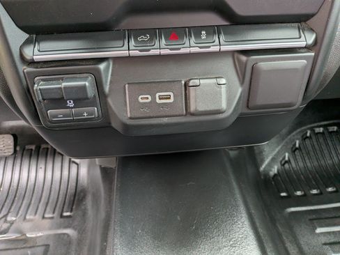 Used 2023 Chevrolet Silverado 2500 W/T w/ WT Fleet Convenience Package image 19