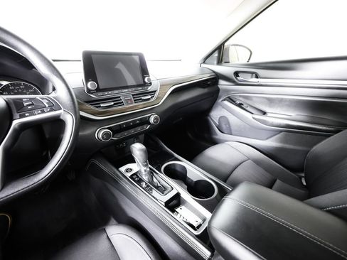 Used 2023 Nissan Altima 2.5 SV FWD image 30