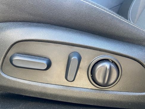 Used 2025 Chevrolet Blazer LT image 12