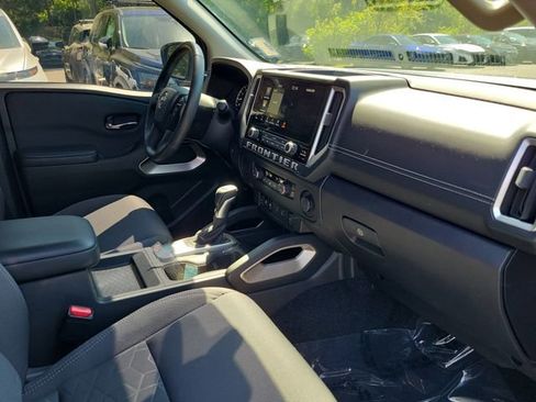 Used 2025 Nissan Frontier SV w/ SV Convenience Package image 30