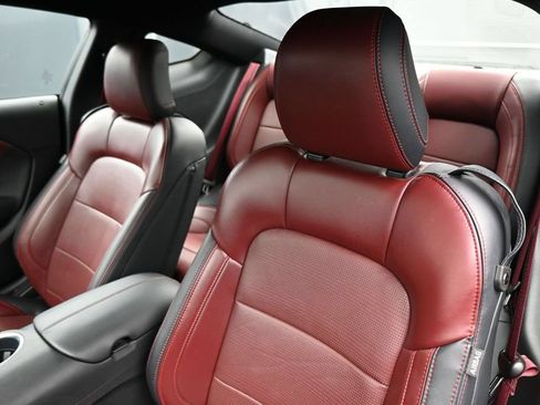 Used 2025 Ford Mustang GT Premium RWD image 12