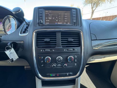 Used 2016 Dodge Grand Caravan SXT w/ Rear Park Assist Package image 21