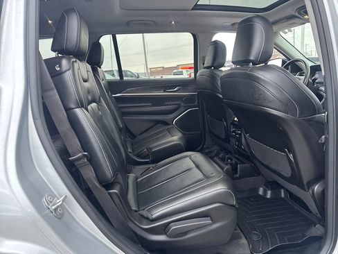 Used 2022 Jeep Grand Cherokee L Limited image 14