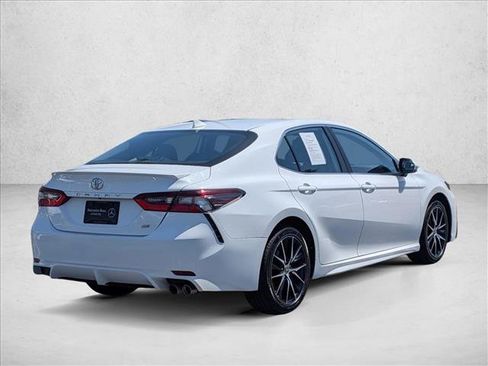 Used 2023 Toyota Camry SE FWD image 5