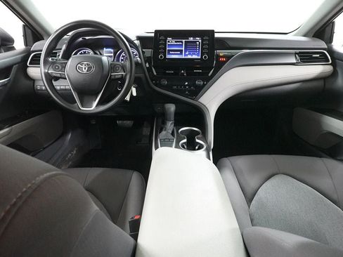 Used 2022 Toyota Camry LE FWD image 11