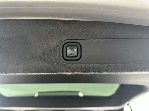 Used 2010 Chevrolet Suburban LTZ image 31