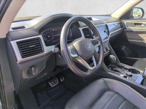 Used 2022 Volkswagen Atlas SEL Premium image 10