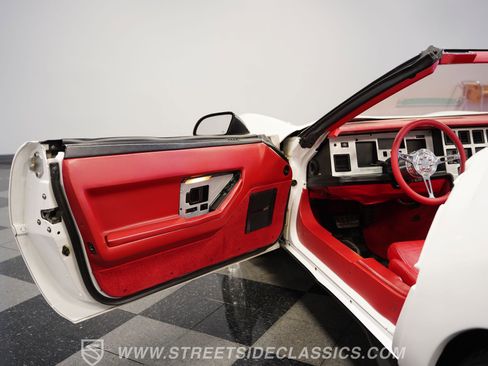 Used 1986 Chevrolet Corvette Coupe image 36