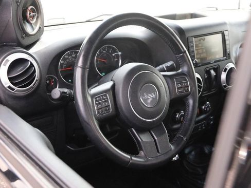 Used 2016 Jeep Wrangler Rubicon w/ Power Convenience Group AWD/4WD image 21