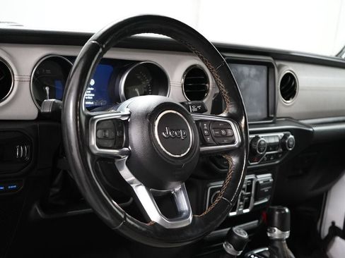 Used 2023 Jeep Wrangler Unlimited Sahara AWD/4WD image 20