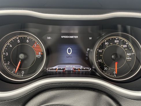 Used 2018 Jeep Cherokee Trailhawk w/ Quick Order Package 27L image 22