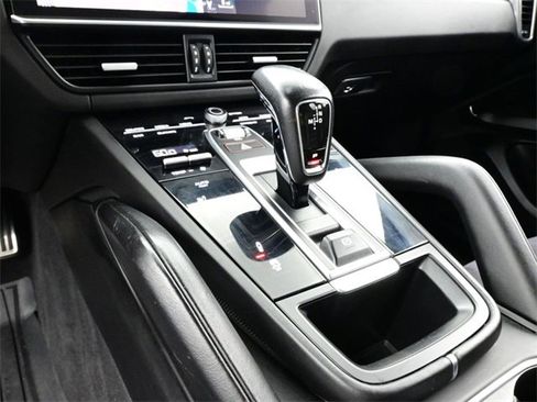 Used 2021 Porsche Cayenne GTS image 11