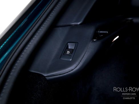 Used 2023 Rolls-Royce Cullinan AWD/4WD image 23