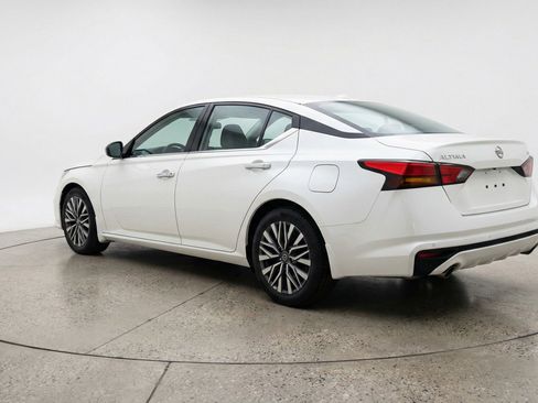 Used 2025 Nissan Altima 2.5 SV image 6