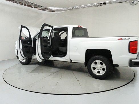 Used 2018 Chevrolet Silverado 1500 LT w/ All Star Edition AWD/4WD image 10