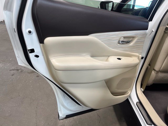 Used 2016 Nissan Murano Platinum w/ Platinum Technology Package FWD image 20