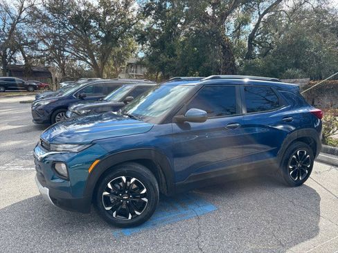 Used 2021 Chevrolet TrailBlazer LT w/ Convenience Package image 3
