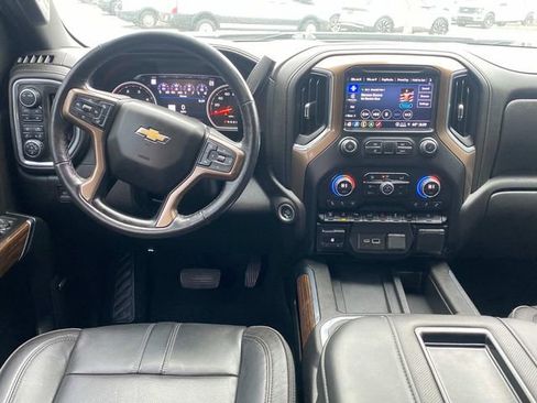 Used 2022 Chevrolet Silverado 2500 High Country w/ Safety Package II image 5