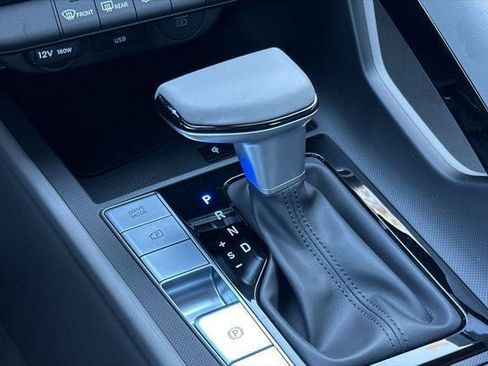 New 2025 Hyundai Elantra SEL image 18