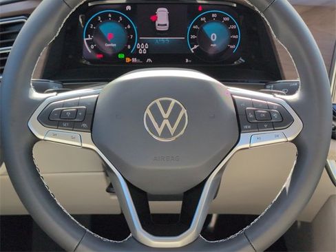 New 2026 Volkswagen Atlas SE w/ Panoramic Sunroof Package image 9