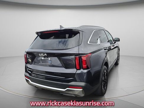 Used 2025 Kia Sorento S w/ Panoramic Sunroof Package image 6