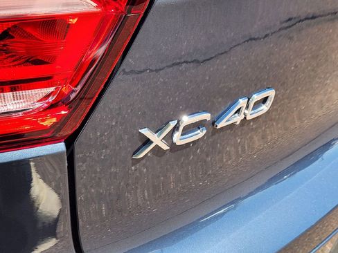 New 2026 Volvo XC40 B5 Core w/ Climate Package AWD/4WD image 31