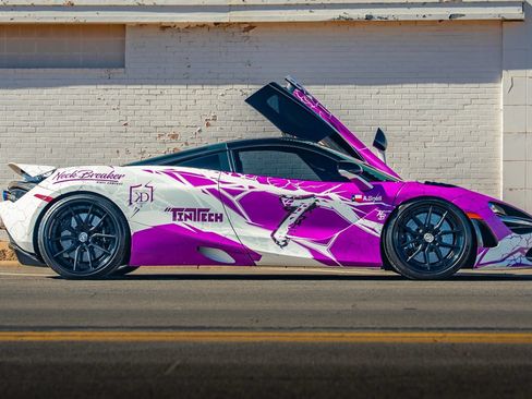 Used 2018 McLaren 720S RWD image 3