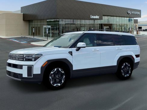 Used 2026 Hyundai Santa Fe SEL image 2