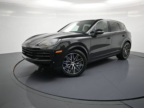 Used 2026 Porsche Cayenne AWD/4WD image 36