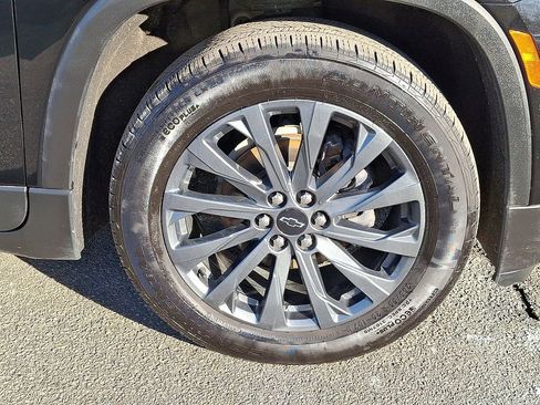 Used 2023 Chevrolet Traverse RS image 10