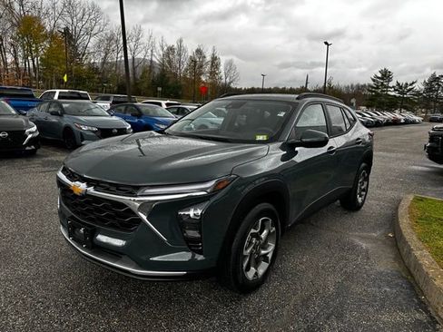 New 2026 Chevrolet Trax LT w/ Driver Confidence Package FWD image 8