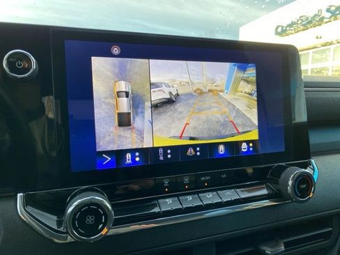 Used 2023 Chevrolet Colorado Trail Boss w/ Technology Package image 25