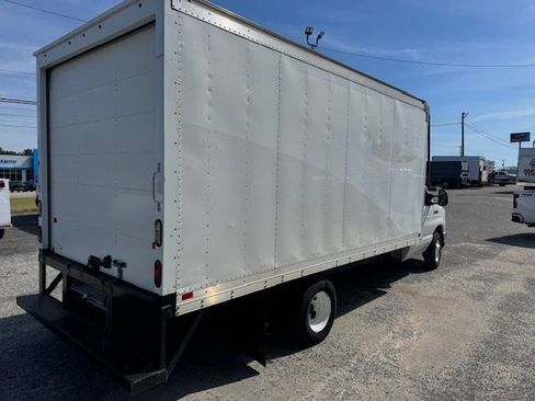 Used 2021 Ford E-350 and Econoline 350 Super Duty RWD image 5