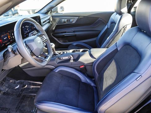 Used 2025 Ford Mustang Dark Horse image 18