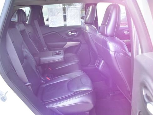 Used 2017 Jeep Cherokee Limited AWD/4WD image 44