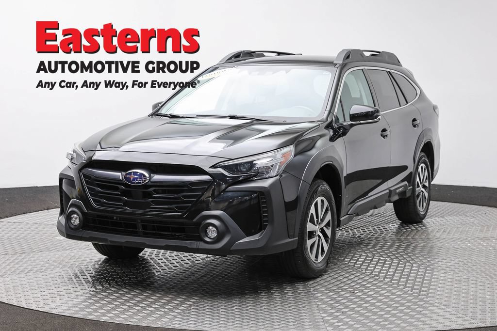 Used 2023 Subaru Outback Premium AWD/4WD image 1